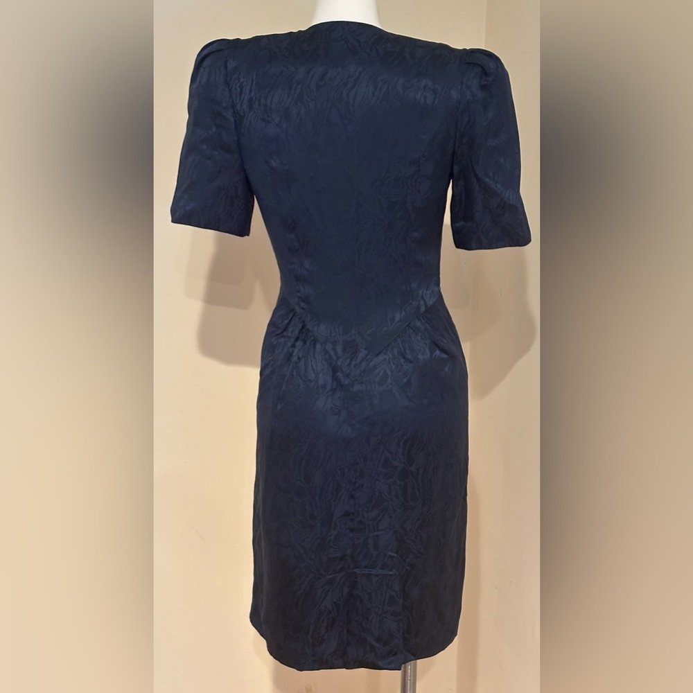 SILK STUDIO Vintage Satin Navy Shoulder pads 100% Silk Pearl Buttons Dress Sz 4 - Picture 3 of 16